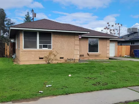 1916 W Buckingham Way, Fresno, CA 93705