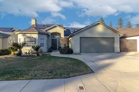 301 W Chennault Ave, Clovis, CA 93611