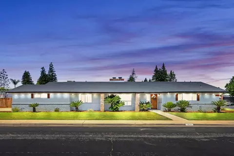212 Douglas Ave, Clovis, CA 93611