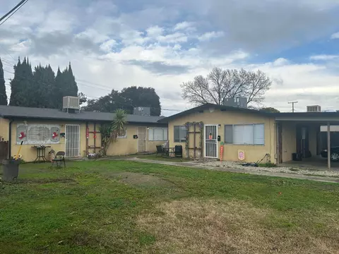 520 E Sequoia Ave, Visalia, CA 93292