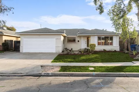 2531 W Sussex Way, Fresno, CA 93705