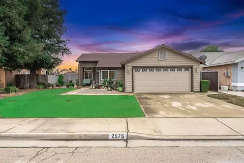 2575 Walnut St, Selma, CA 93662