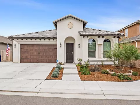1784 N Kaweah Ave, Clovis, CA 93619