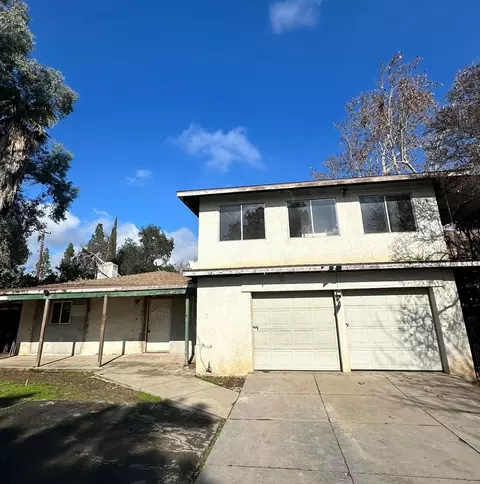 107 E Buckingham Way, Fresno, CA 93704