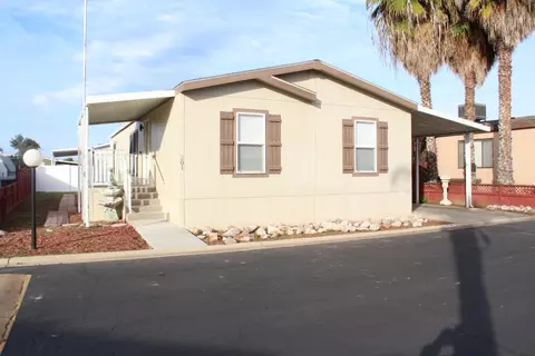 2575 S Willow Ave #201, Fresno, CA 93725