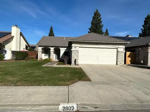 2802 E Ryan Ln, Fresno, CA 93720