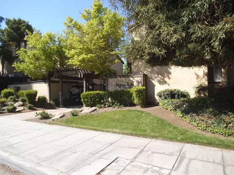 1550 W Ashlan Ave #236, Fresno, CA 93705