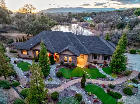 42722 Lulniu Ln, Ahwahnee, CA 93601