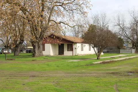 22467 Elm St, Chowchilla, CA 93610
