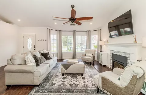 2619 Sarah St, Selma, CA 93662