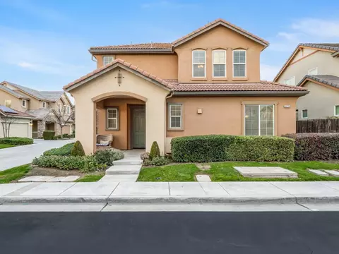 4478 W Artemisa Dr, Fresno, CA 93722