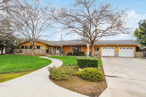 1034 W Celeste Ave, Fresno, CA 93711