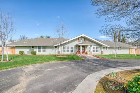 5906 N Indianola Ave, Clovis, CA 93619