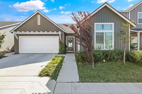 7085 W Poe Ave, Fresno, CA 93723