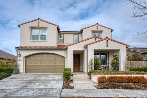 719 Harvest Dr, Madera, CA 93636