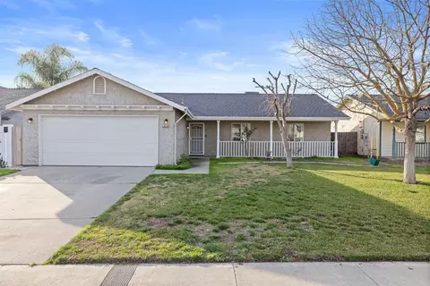 1846 Saddleback Pl, Hanford, CA 93230