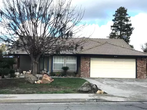 107 Sequoia Dr, Exeter, CA 93221