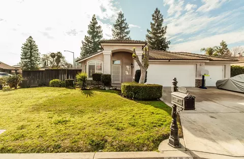 5779 W Oak Ave, Fresno, CA 93722
