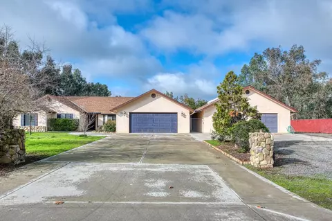 17420 Karen Rd, Madera, CA 93636