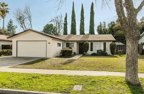 1705 E Los Altos Ave, Fresno, CA 93710