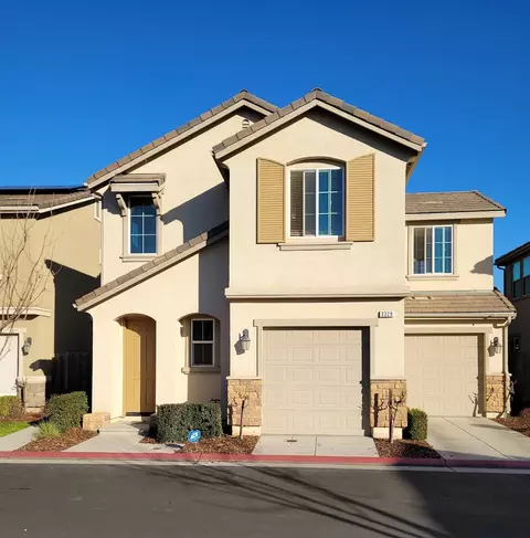 3329 Monviso Ln, Clovis, CA 93619