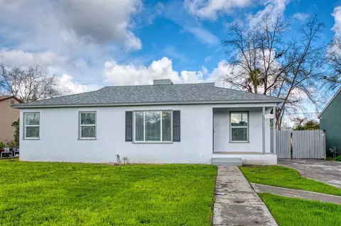 1323 E Michigan Ave, Fresno, CA 93704