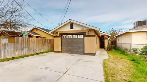 341 Hull Ave, Madera, CA 93638