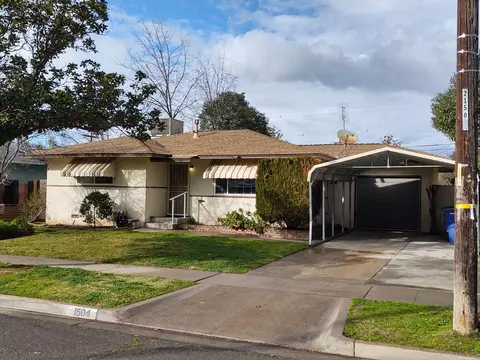 1504 W Griffith Way, Fresno, CA 93705