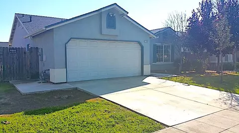 1589 E Santa Rosa St, Reedley, CA 93654