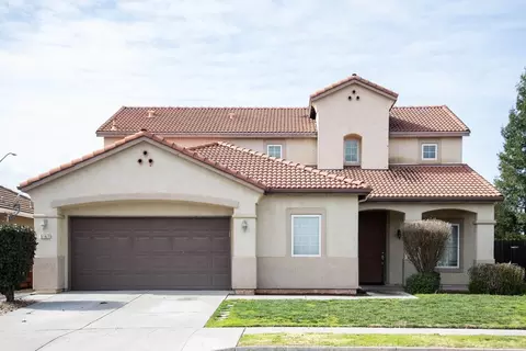 3167 N Mcarthur Ave, Fresno, CA 93727