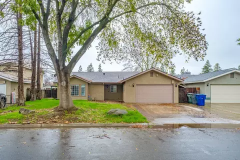 6233 N Delbert Ave, Fresno, CA 93722