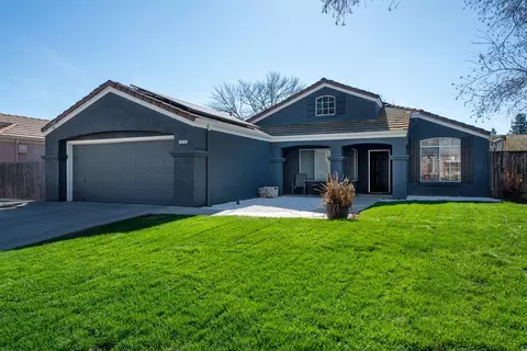 2379 E Fallbrook Ave, Fresno, CA 93720