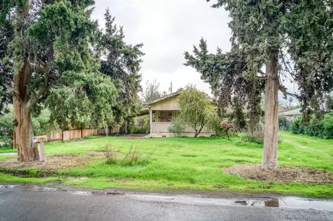 4886 N Arthur Ave, Fresno, CA 93705