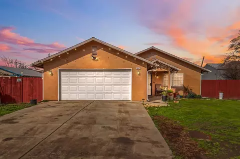 8647 11th St, San Joaquin, CA 93660