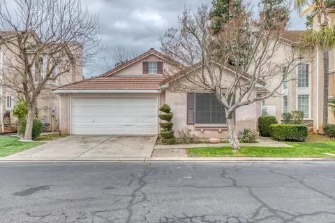 7526 N Trellis Cir, Fresno, CA 93720