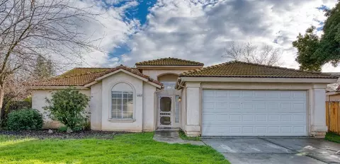 3523 W Cambridge Ave, Fresno, CA 93722