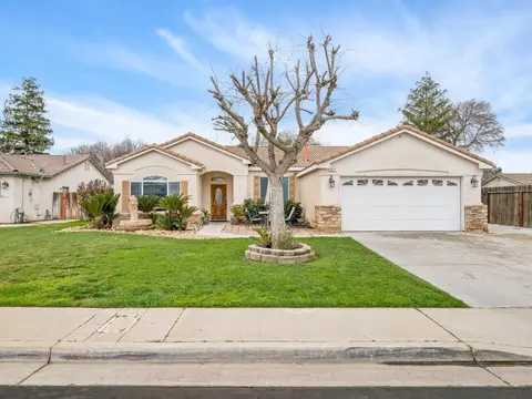 1547 N Valencia Ct, Reedley, CA 93654