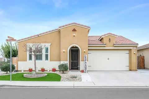 3817 Bellaire Ave, Clovis, CA 93619