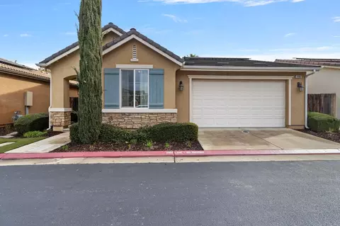 10902 N Braden Way, Fresno, CA 93730