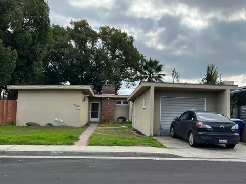 1064 Warkentin St, Kingsburg, CA 93631