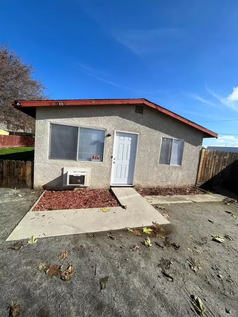 10889 Hamill St, Armona, CA 93202