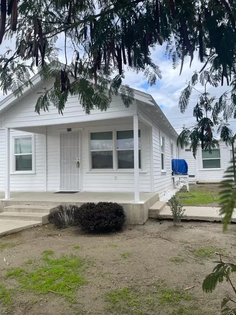 825 E Whitney St, Avenal, CA 93204
