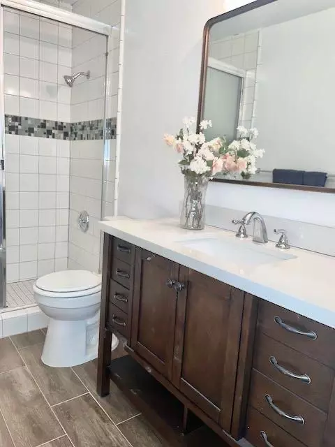 3051 N West Ave #D, Fresno, CA 93705