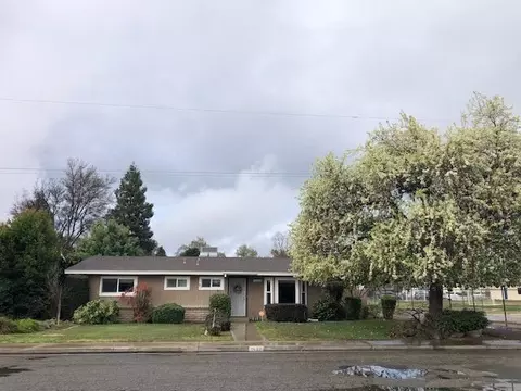 1427 S Hope Ave, Reedley, CA 93654