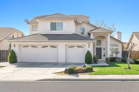 2145 E Oakmont Ave, Fresno, CA 93730