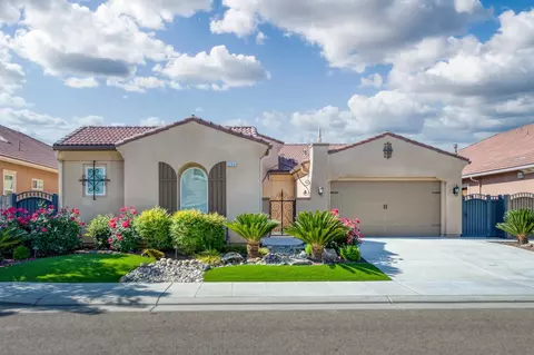 3280 Salem Ave, Clovis, CA 93619