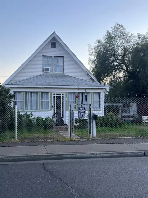 528 E Mariposa St, Avenal, CA 93204