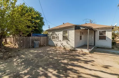 2505 W Dakota Ave, Fresno, CA 93705