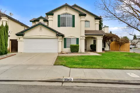 2342 E Revere Rd, Fresno, CA 93720