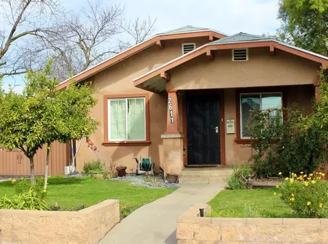 2611 E Clay Ave, Fresno, CA 93701